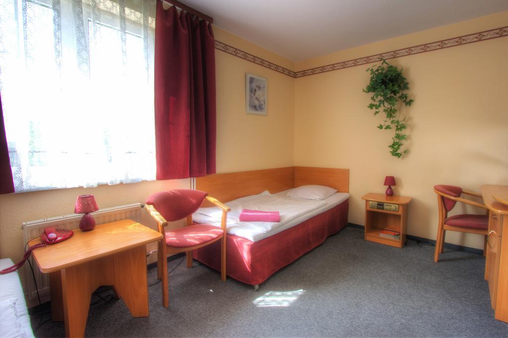 Hotel Margo Cedynia Quarto foto